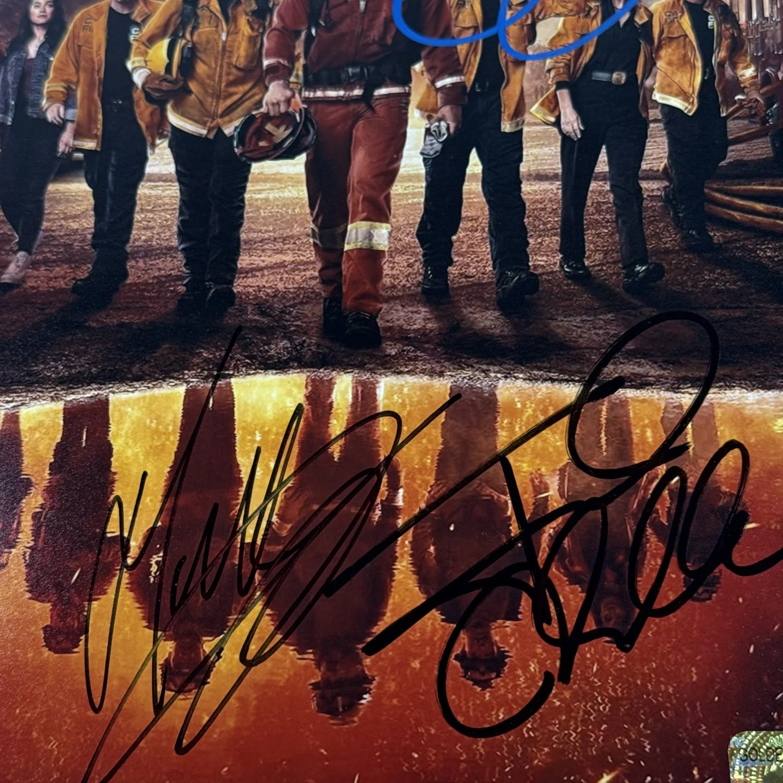 Jared Padalecki Billy Burke Max Thieriot — Fire Country Cast Signed Photo Autographed 8x10" Photograph (READ) COA Hologram, изображение 3
