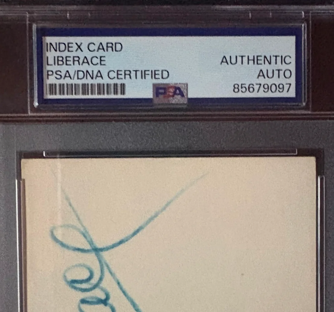 Liberace — LIBERACE SIGNED INDEX CARD PSA ENCAPSULATED LIBERACE'S GREATEST HITS SHOWMAN, image 2