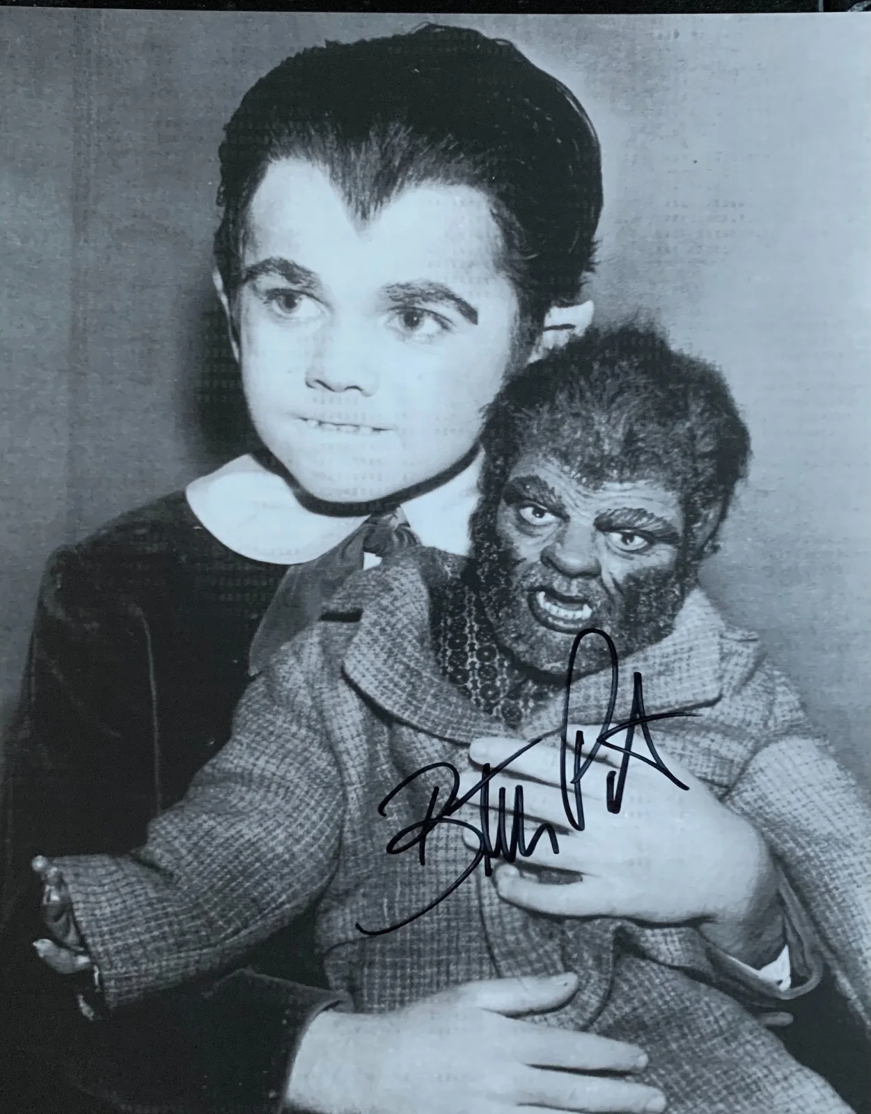 Butch Patrick — Butch Patrick SIGNED 8x10 Eddie Munster The Munsters Wolfie