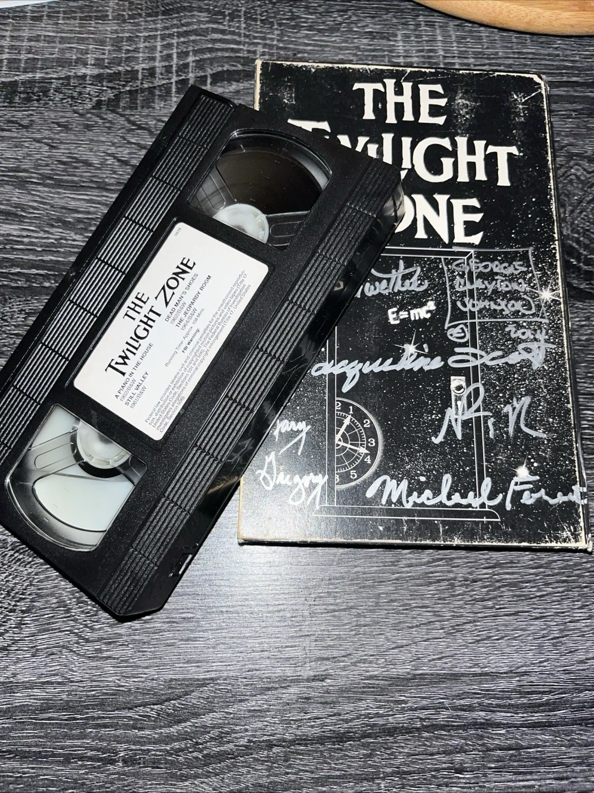 Twilight Autographed Collection-VHS,Script Book, Mini Collectible, Etc, image 3