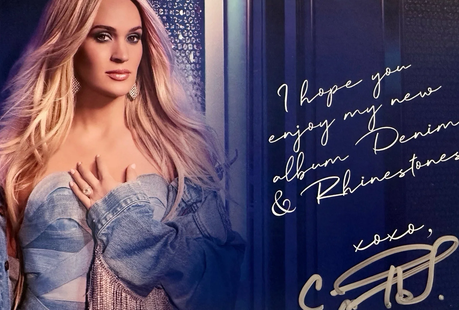 Carrie Underwood 5.5 X 8.5 & Authentic Hand Signed photo Signature and 2x t, изображение 2