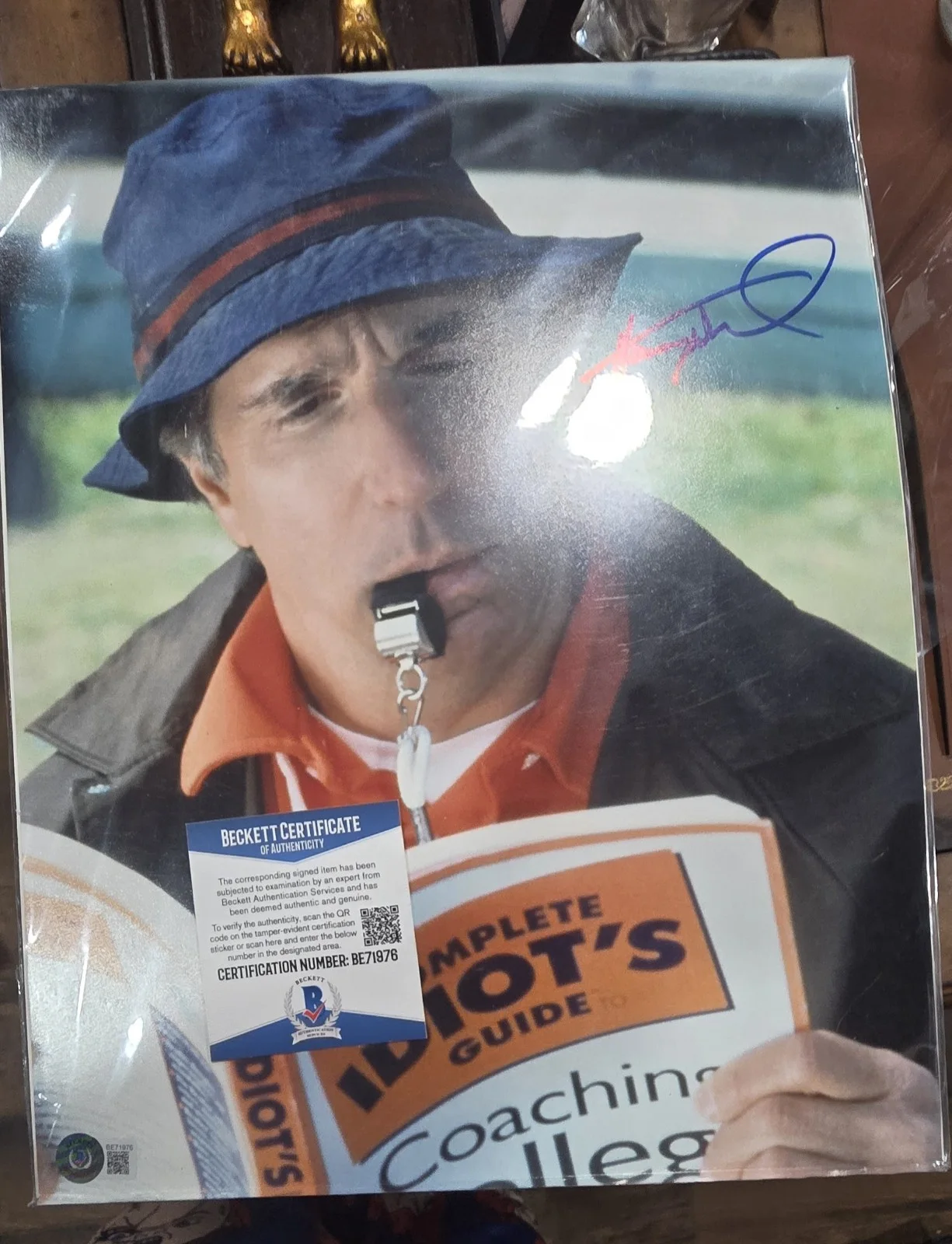Henry Winkler — Henry Winkler Signed 11x14 Photo The Waterboy Coach Klein Beckett BAS COA, изображение 2