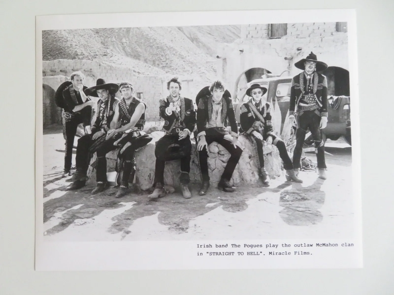 STRAIGHT TO HELL MOVIE STILL PHOTO LOT OF 9 DENNIS HOPPER GRACE JONES POGUES '87, изображение 4