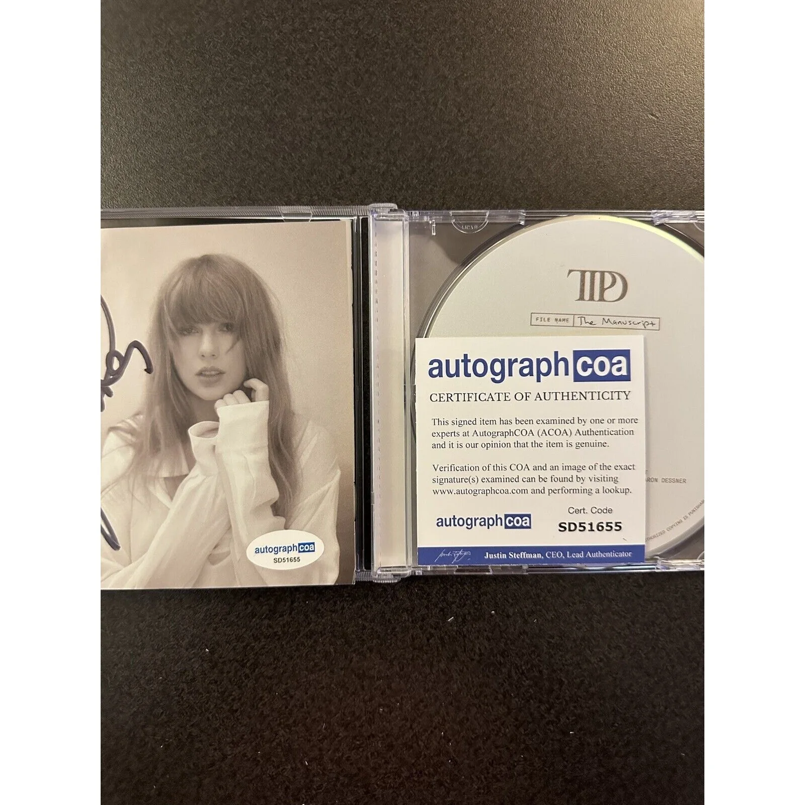 Taylor Swift SIGNED CD Autographed The Tortured Poets Department w/ COA SD51655, изображение 3