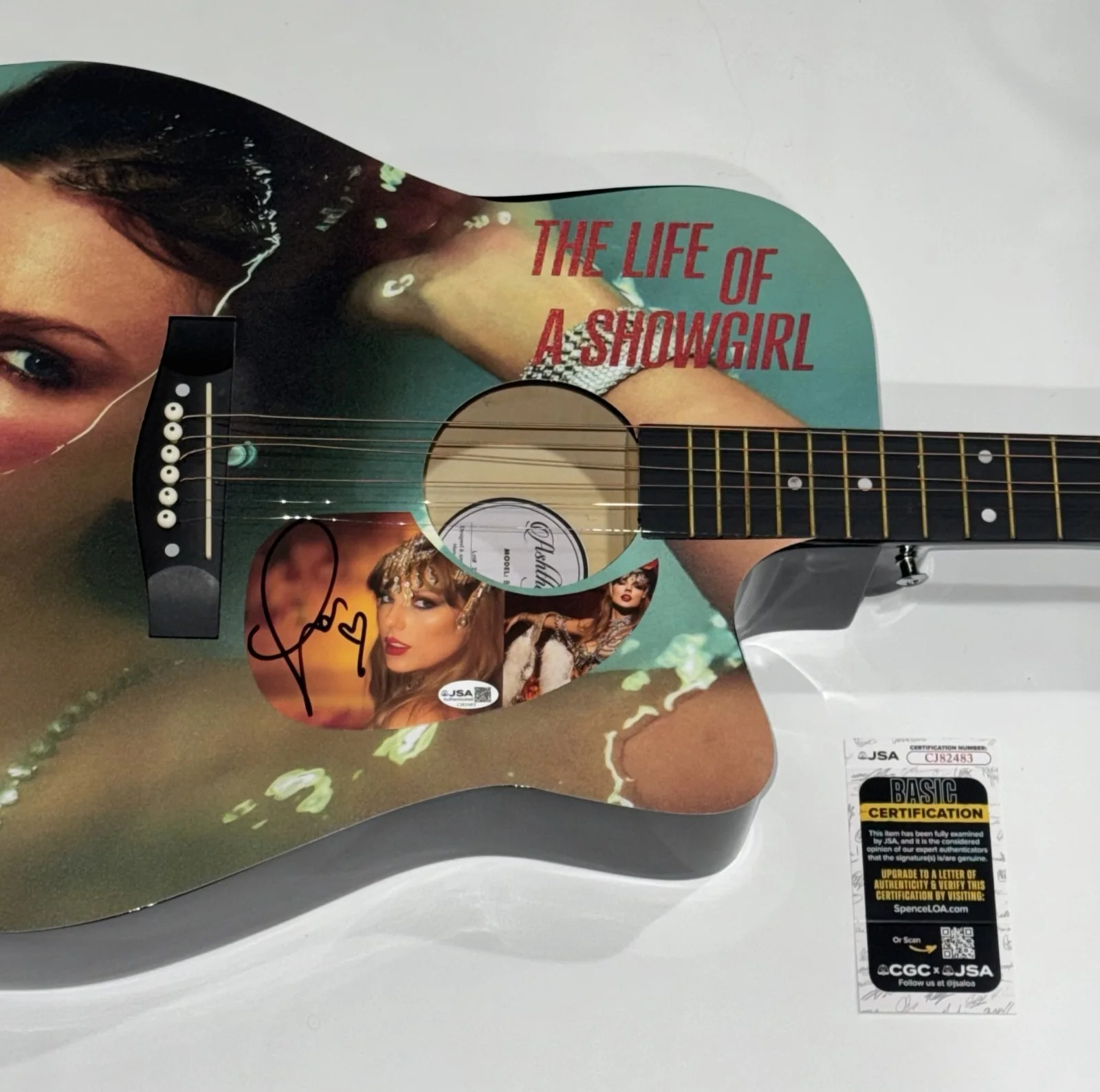 TAYLOR SWIFT SIGNED CUSTOM THE LIFE OF A SHOWGIRL ACOUSTIC GUITAR JSA COA, изображение 2
