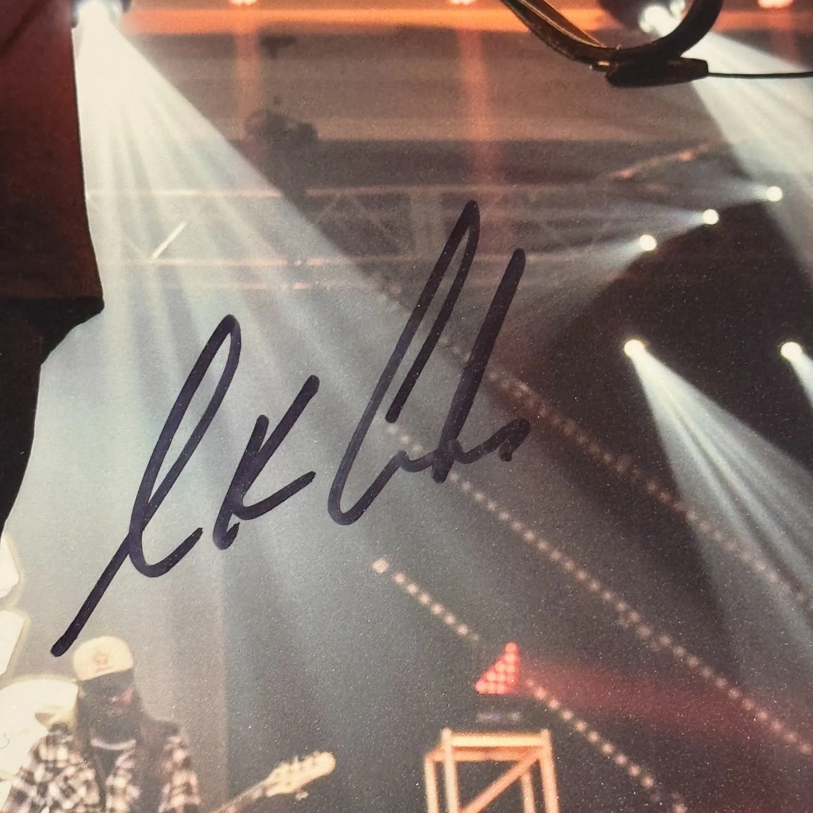 LUKE COMBS SIGNED AUTOGRAPHED 8X10 COLOR PHOTOGRAPH AUTO PHOTO W/ HERITAGE COA, image 3