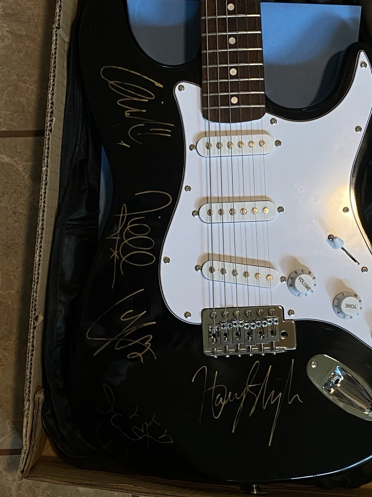 One Direction Signed Guitar With COA, image 3