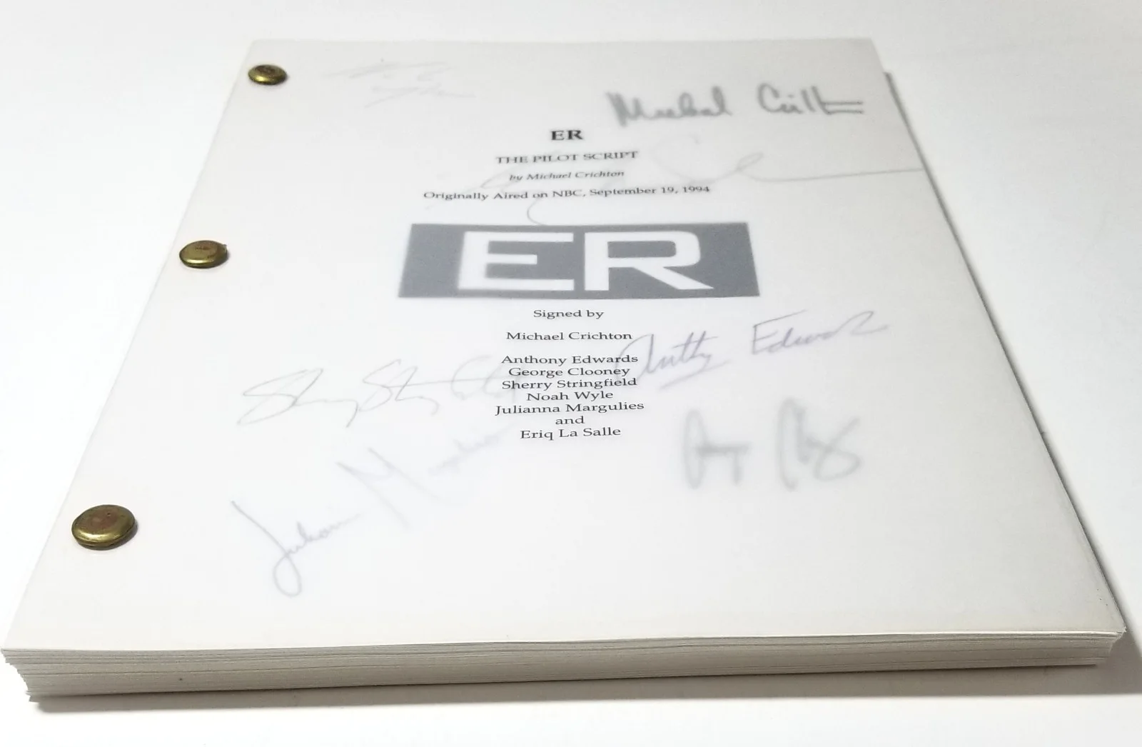 George Clooney, Michael Crichton, Anthony Edwards, Noah Wyle — ER cast SIGNED Pilot Episode Script JSA LOA Autograph Clooney Michael Crichton +, image 4