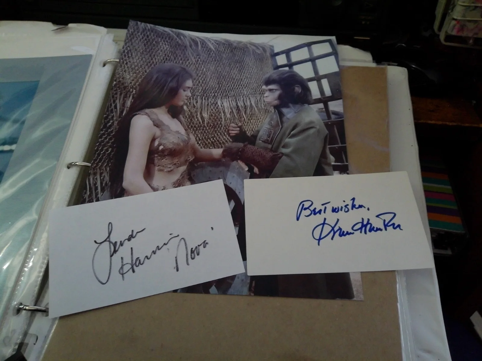 Kim Hunter, Linda Harrison — Kim Hunter + Linda Harrison signed index cards Planet of the Apes + Bonus Photo, изображение 2
