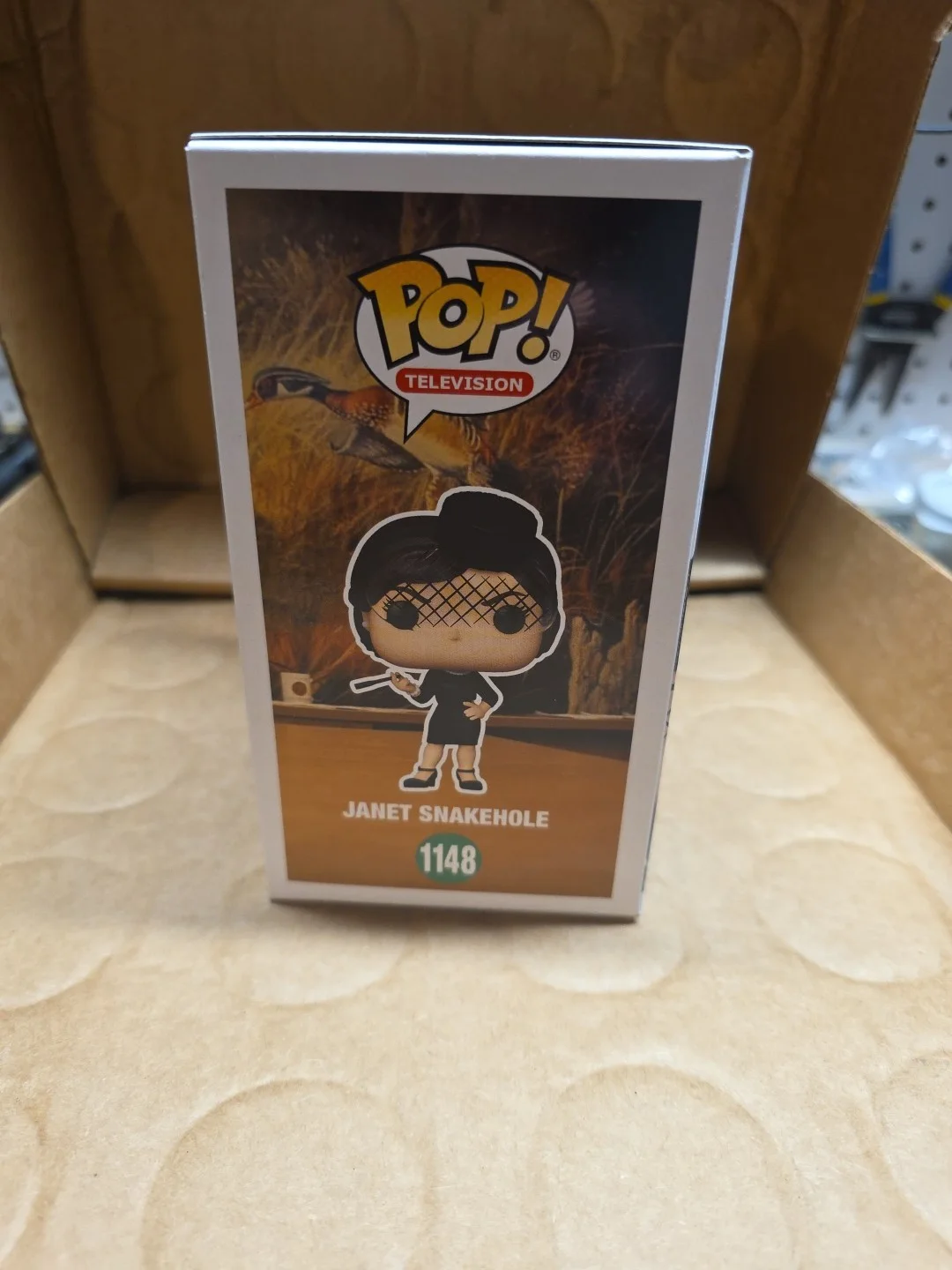 Aubrey Plaza — Aubrey Plaza Hand Signed Janet Snake Hole Funko Pop Parks And Recreation, изображение 3