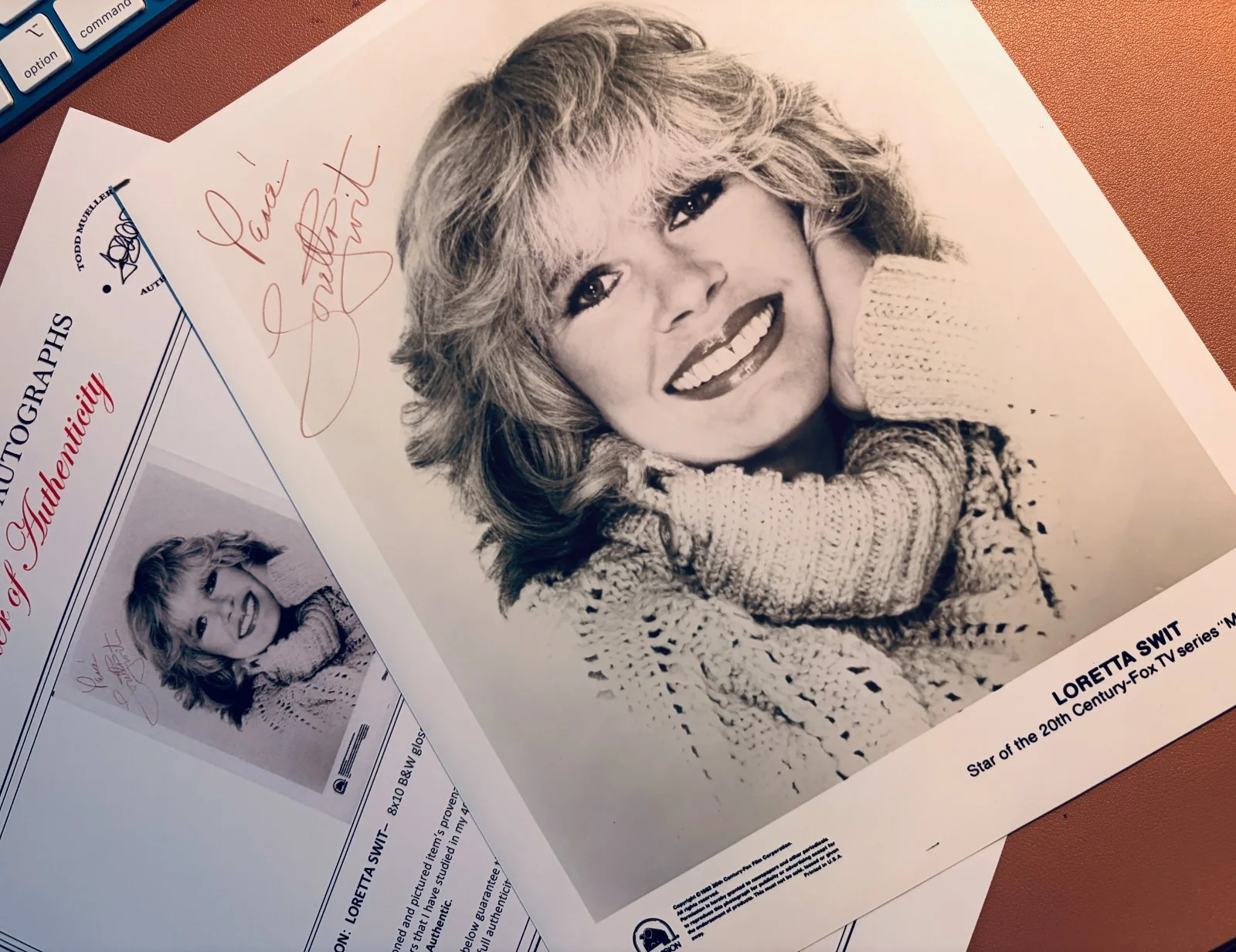 LORETTA SWIT — Loretta Swit signed 8x10 Photograph BW Vintage M*A*S*H* •Todd Mueller Autographs, image 2