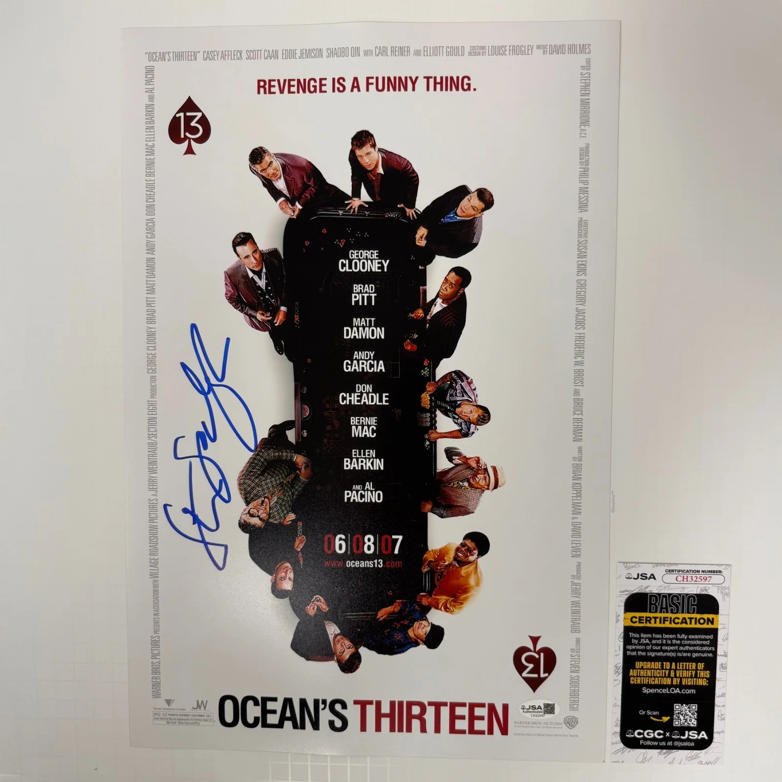 STEVEN SODERBERGH — STEVEN SODERBERGH Authentic Hand-signed "OCEAN'S THIRTEEN" 12x18 Photo (JSA COA)