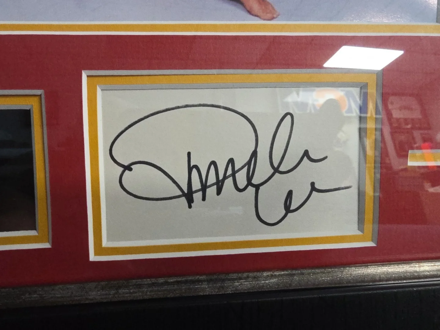 David Hasselhoff, pamela anderson — PAMELA ANDERSON,DAVID HASSELHOFF (BAYWATCH) Signed Framed Collage- BAS, image 3