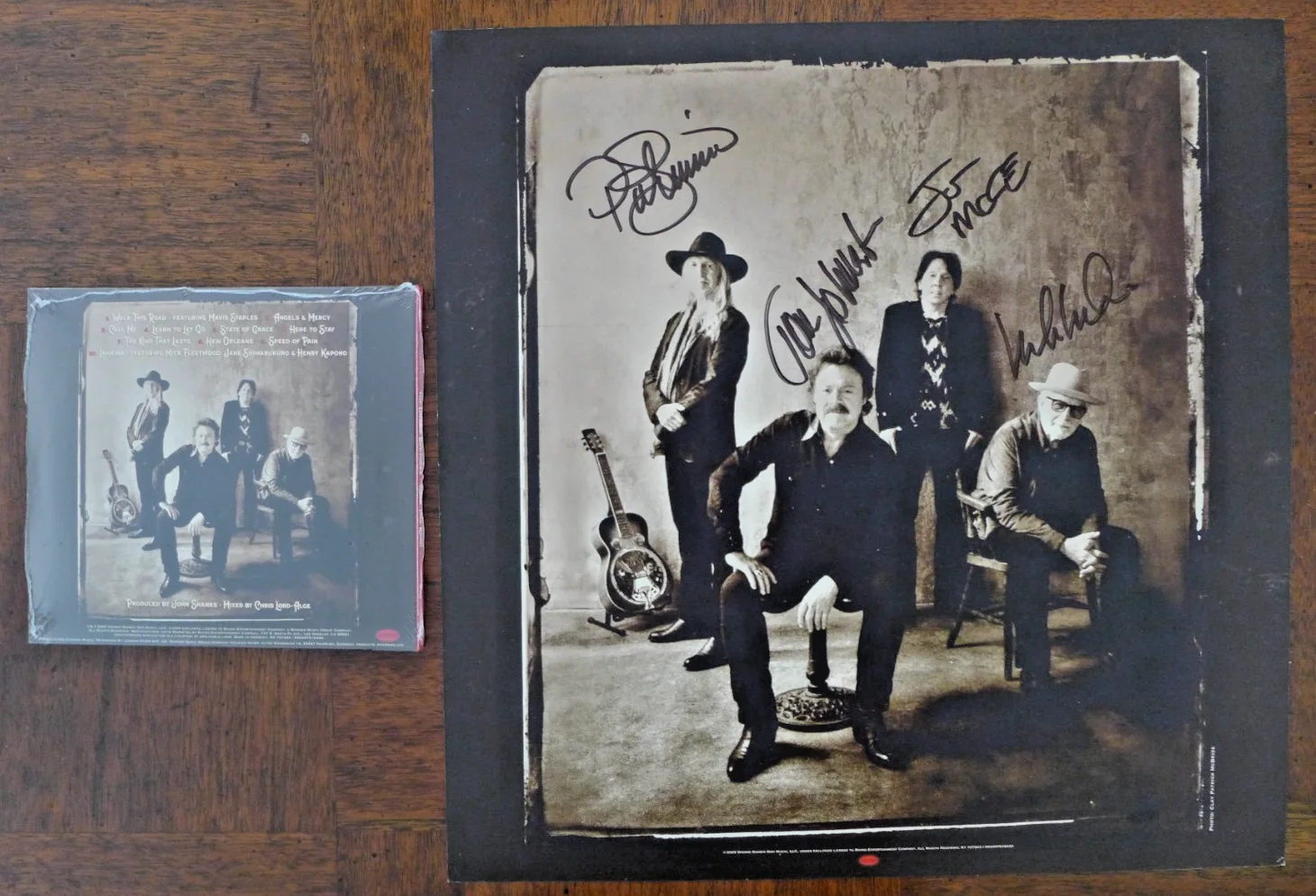 THE DOOBIE BROTHERS - AUTOGRAPHED "WALK THIS ROAD" NEW CD 12X12 SIGNED INSERT, изображение 2