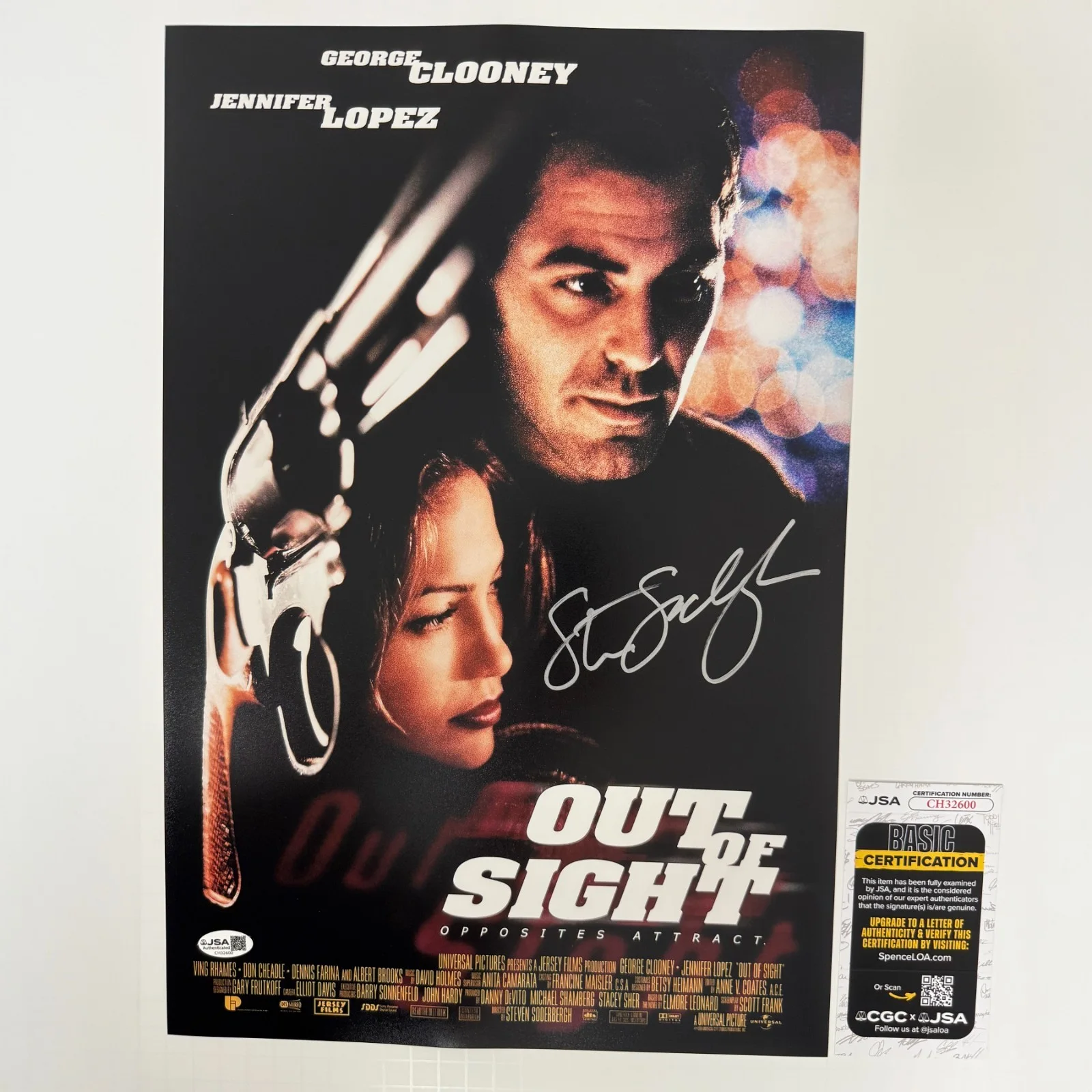 STEVEN SODERBERGH — STEVEN SODERBERGH Authentic Hand-signed "OUT OF SIGHT" 12x18 Photo (JSA COA)