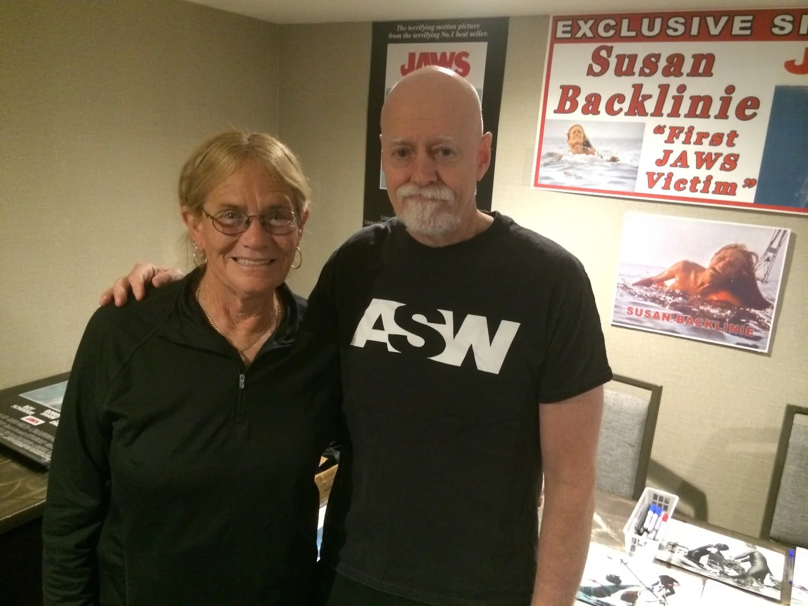 SUSAN BACKLINIE, ROGER KASTEL — SUSAN BACKLINIE & ROGER KASTEL SIGNED PHOTO FROM THE 1975 CLASSIC FILM JAWS, image 2