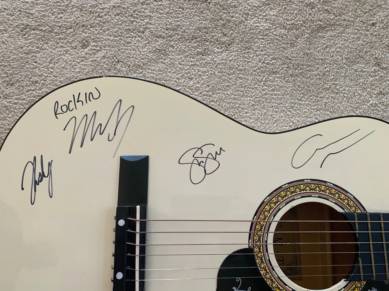 Crosby Stills Nash & Young Signed Autographed Acoustic Guitar, изображение 3