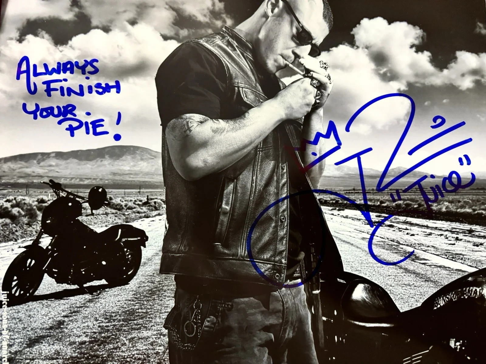 Theo Rossi — Theo Rossi / Sons Of Anarchy Luke Cage Penguin Signed Autograph 8x10 Photo