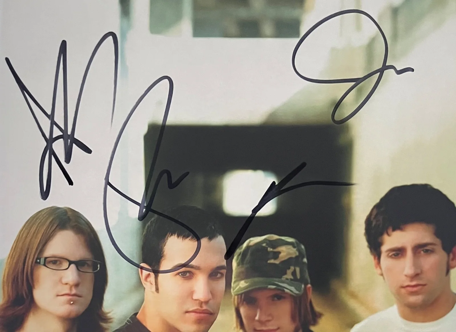 FALL OUT BOY PETE WENTZ PATRICK STUMP JOE TROHMAN & ANDY HURLEY SIGNED 8X10 COA, image 2