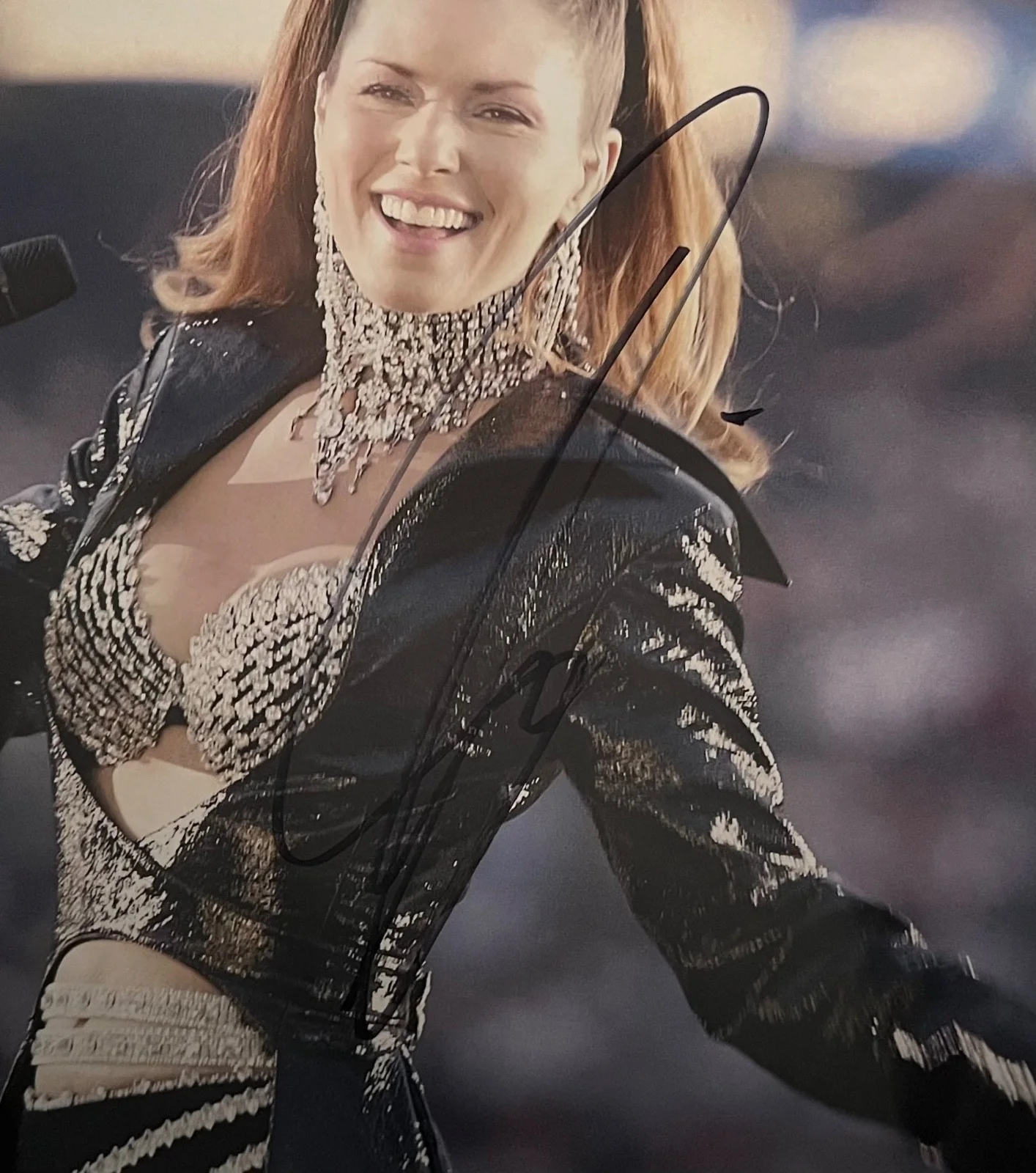SHANIA TWAIN 'SUPER BOWL XXXVII HALFTIME SHOW' SIGNED AUTOGRAPHED 8X10 PHOTO COA, изображение 2