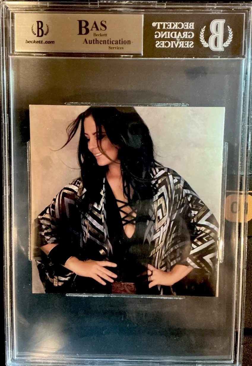 SARA EVANS Signed CD Booklet WORDS Autograph BECKETT Authenticated BAS, image 2