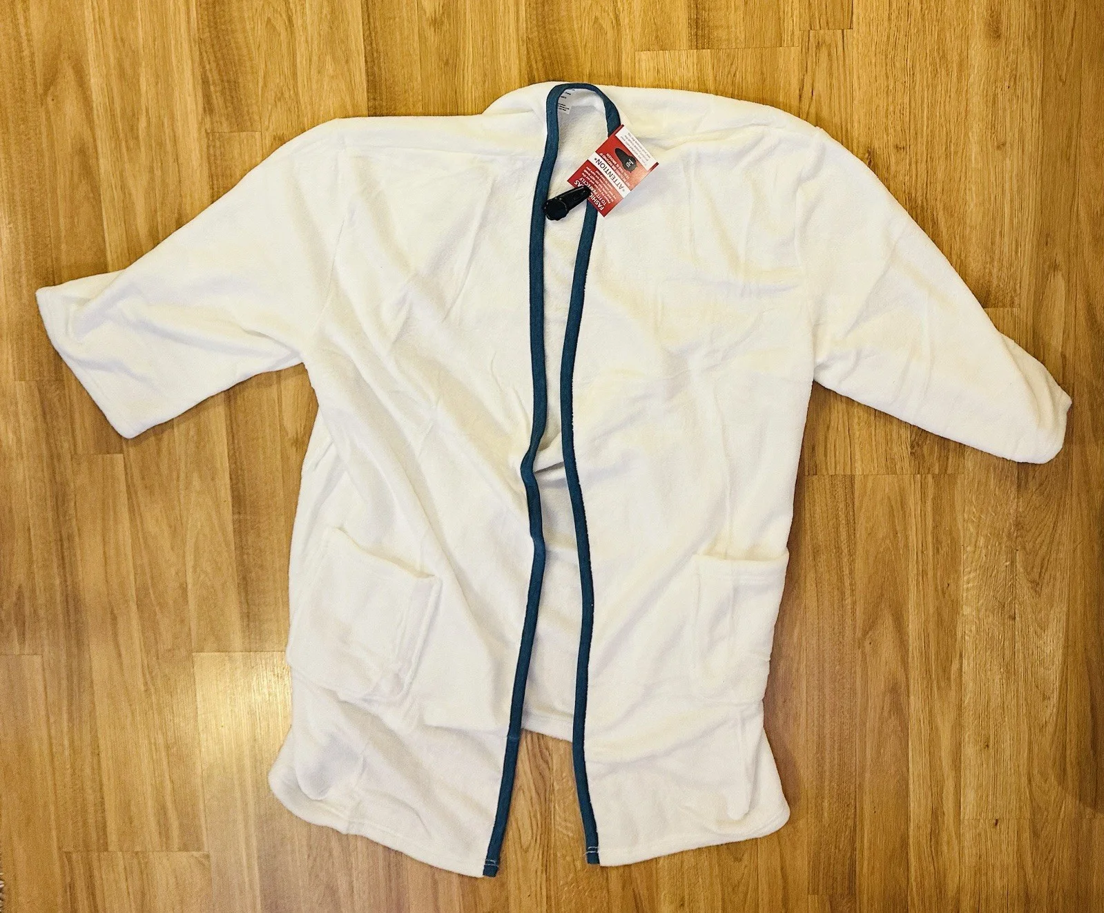 Christmas Vacation Randy Quaid Signed Robe Randy Quaid Autograph Robe Movie Prop, image 4