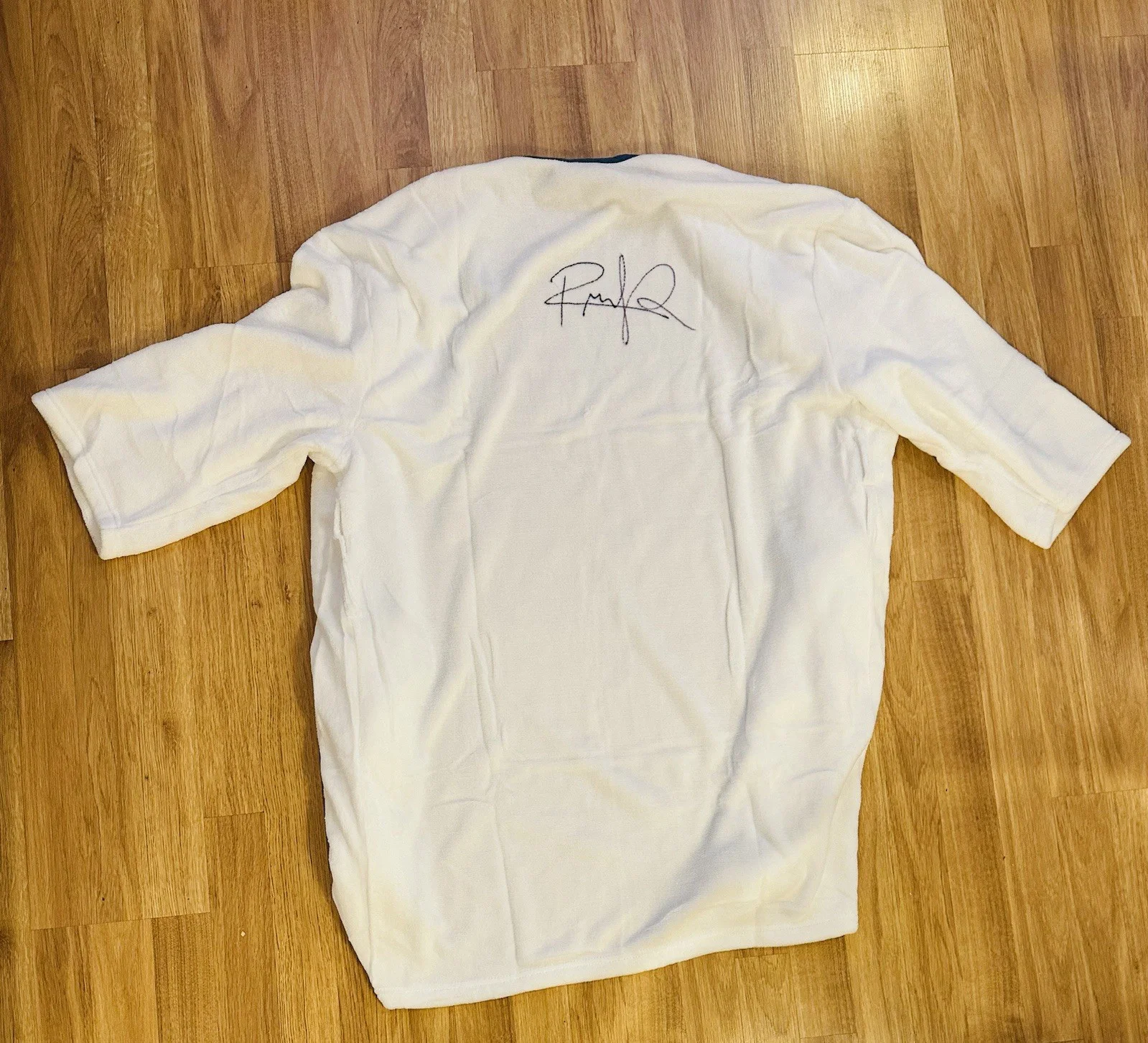 Christmas Vacation Randy Quaid Signed Robe Randy Quaid Autograph Robe Movie Prop, image 5
