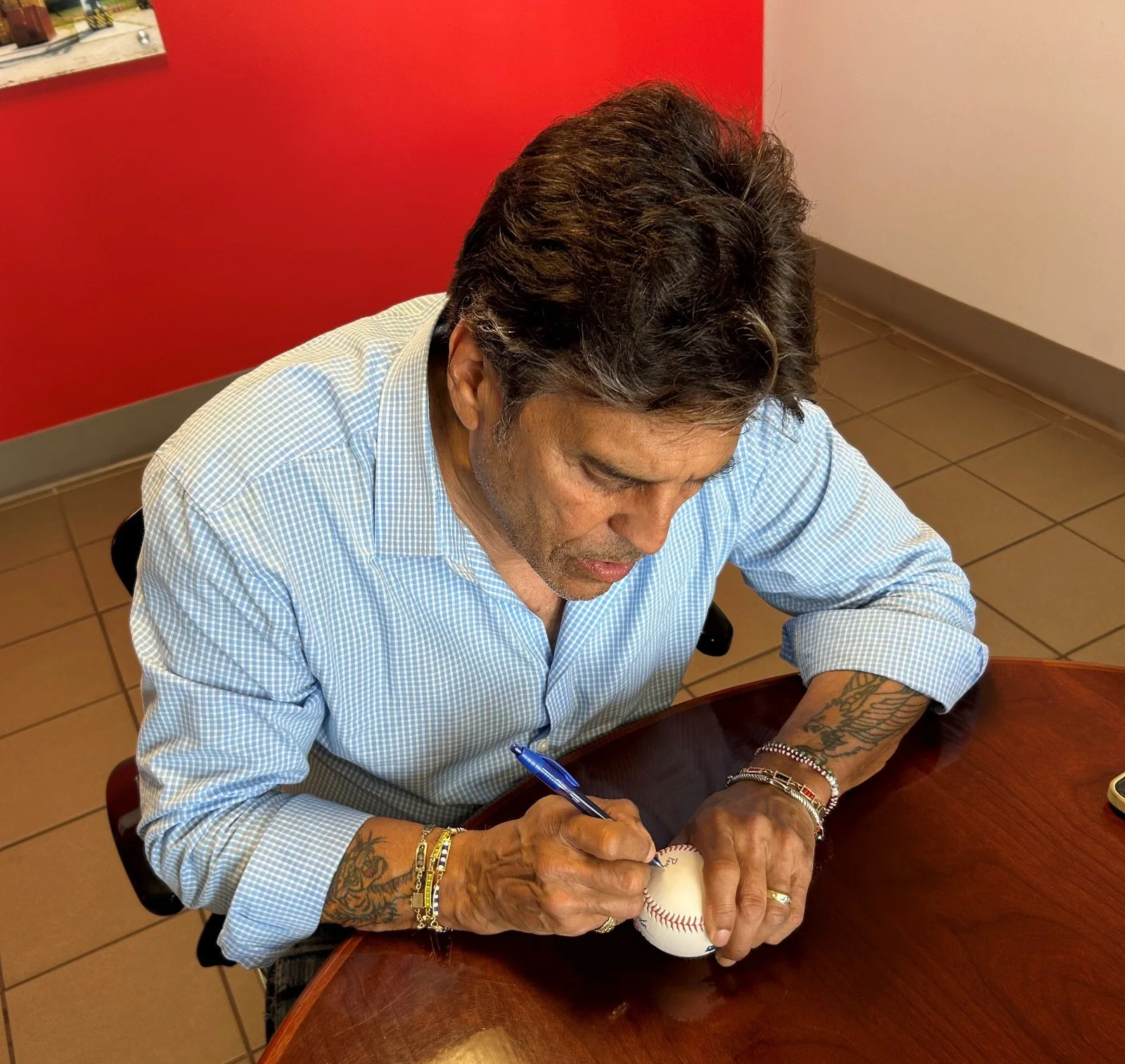 Erik Estrada — Erik Estrada Signed Autographed Major League Baseball CHiPs Ponch Police PSA B, изображение 4