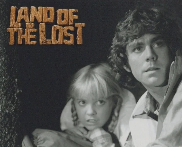 Kathy Coleman — KATHY COLEMAN - 'Holly' on TV's "Land Of The Lost" - Signed 8x10 B&W Photo W/COA, изображение 3