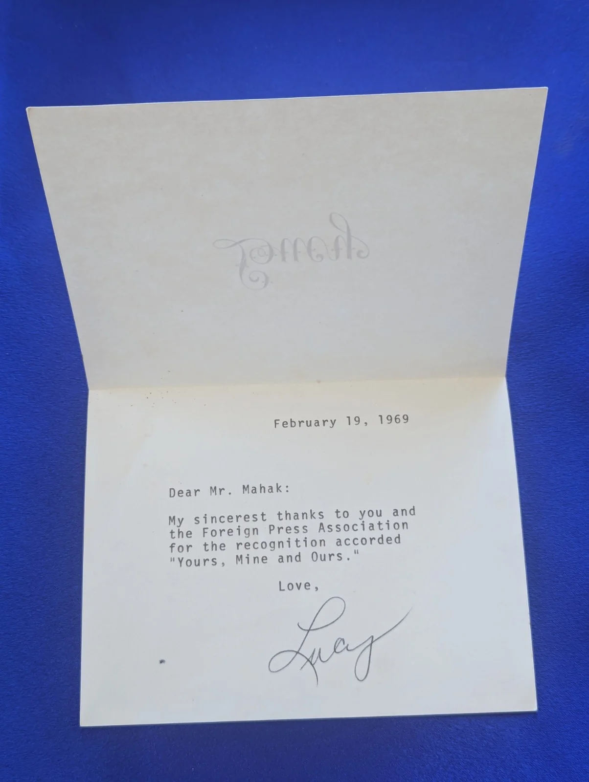 Lucille Ball — LUCILLE BALL TYPED SIGNED 1969 PERSONAL STATIONARY CARD YM&O MOVIE I LOVE LUCY, изображение 2
