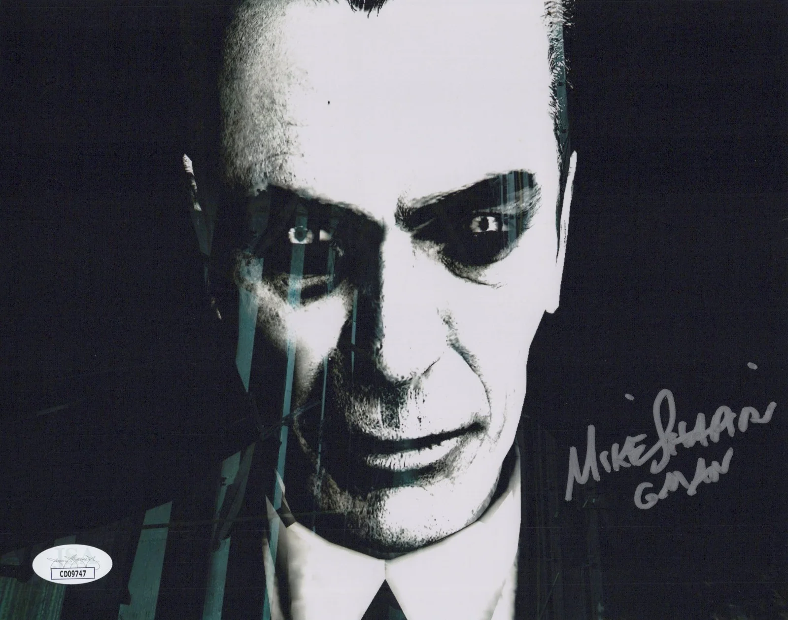 Mike Shapiro — Mike Shapiro Signed 8x10 Half Life 2 G-Man Autograph Photo Valve JSA COA
