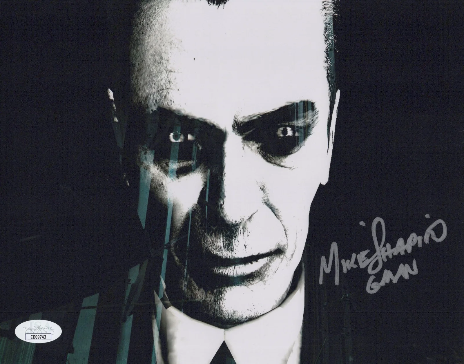 Mike Shapiro — Mike Shapiro Signed 8x10 Half Life 2 G-Man Autograph Photo Valve JSA COA