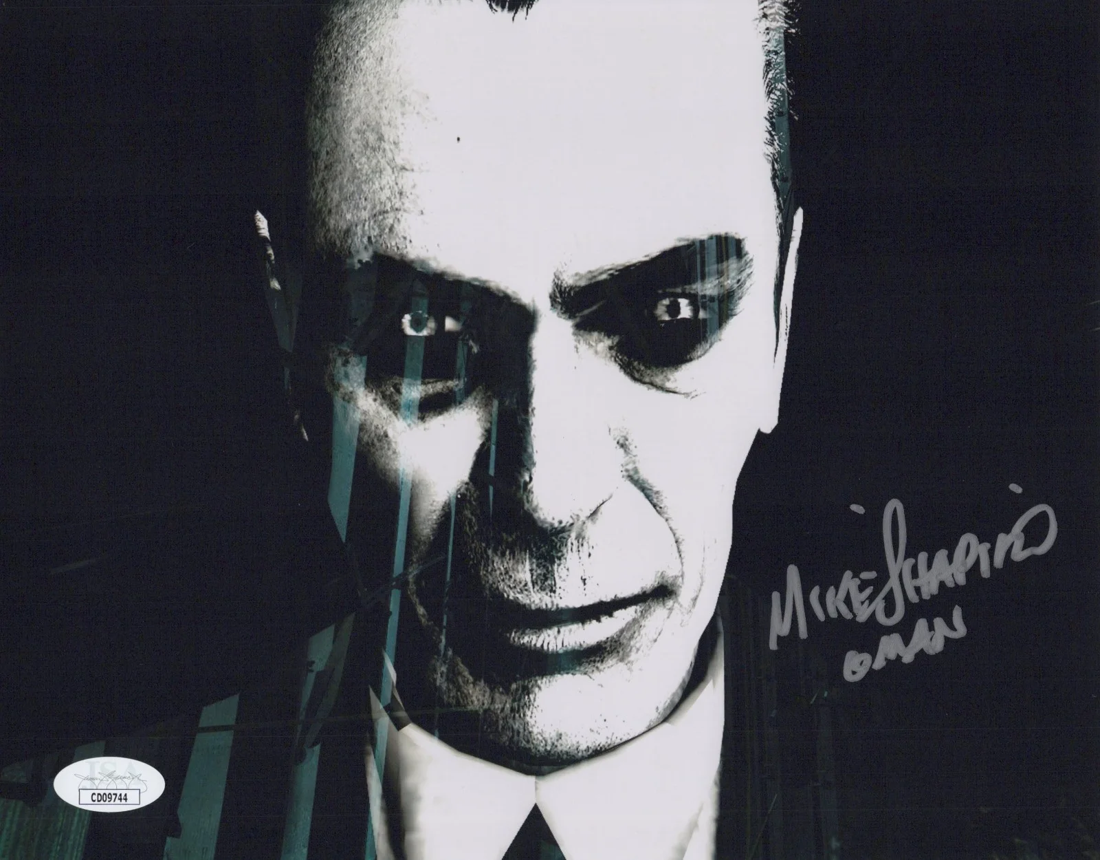 Mike Shapiro — Mike Shapiro Signed 8x10 Half Life 2 G-Man Autograph Photo Valve JSA COA
