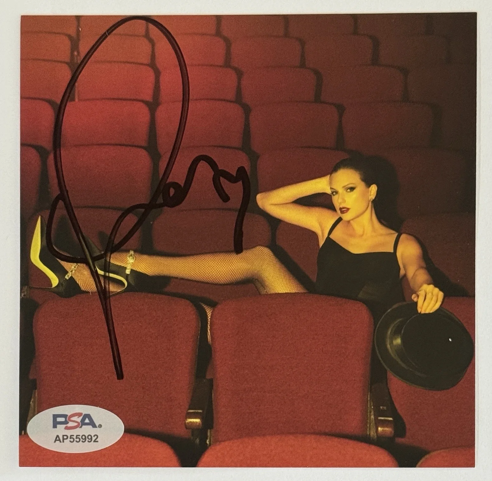 SIGNED TAYLOR SWIFT LIFE OF A SHOWGIRL CD PHOTO SET ALL 4 PSA DNA COA AUTOGRAPH, изображение 3