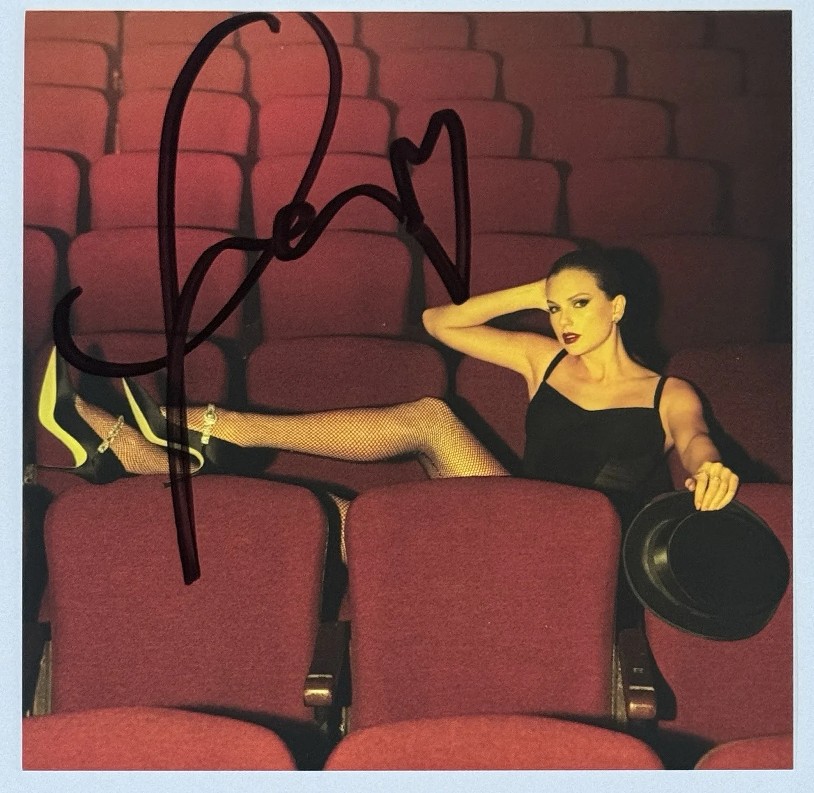 SIGNED HEART TAYLOR SWIFT LIFE OF A SHOWGIRL RED PICTURE 4 & CD PSA DNA COA AUTO, изображение 3