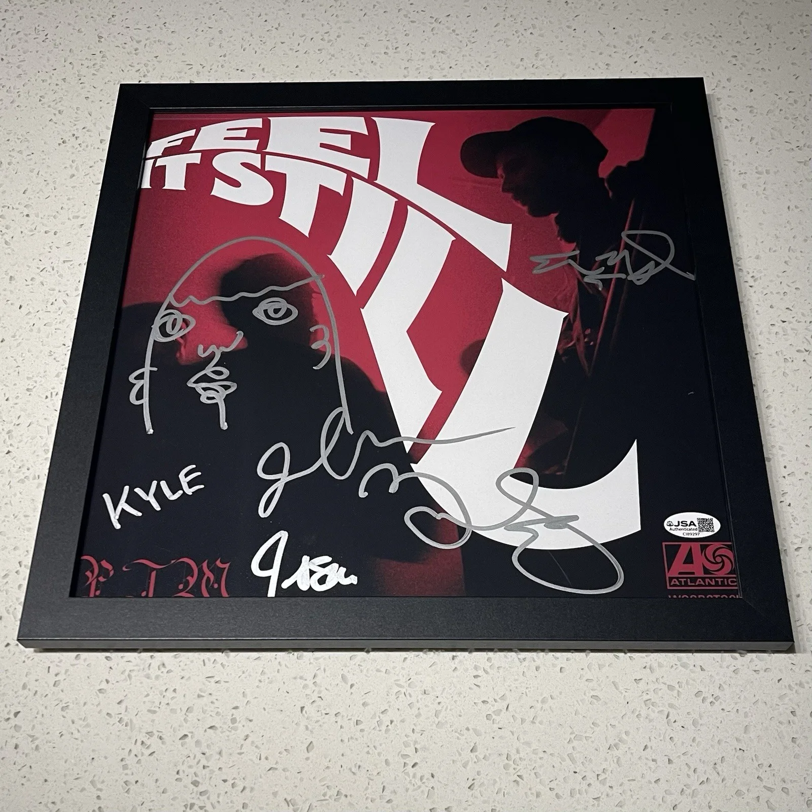 PORTUGAL THE MAN SIGNED FEEL IT STILL 12x12 PHOTO POSTER AUTOGRAPH FRAME JSA COA, изображение 2