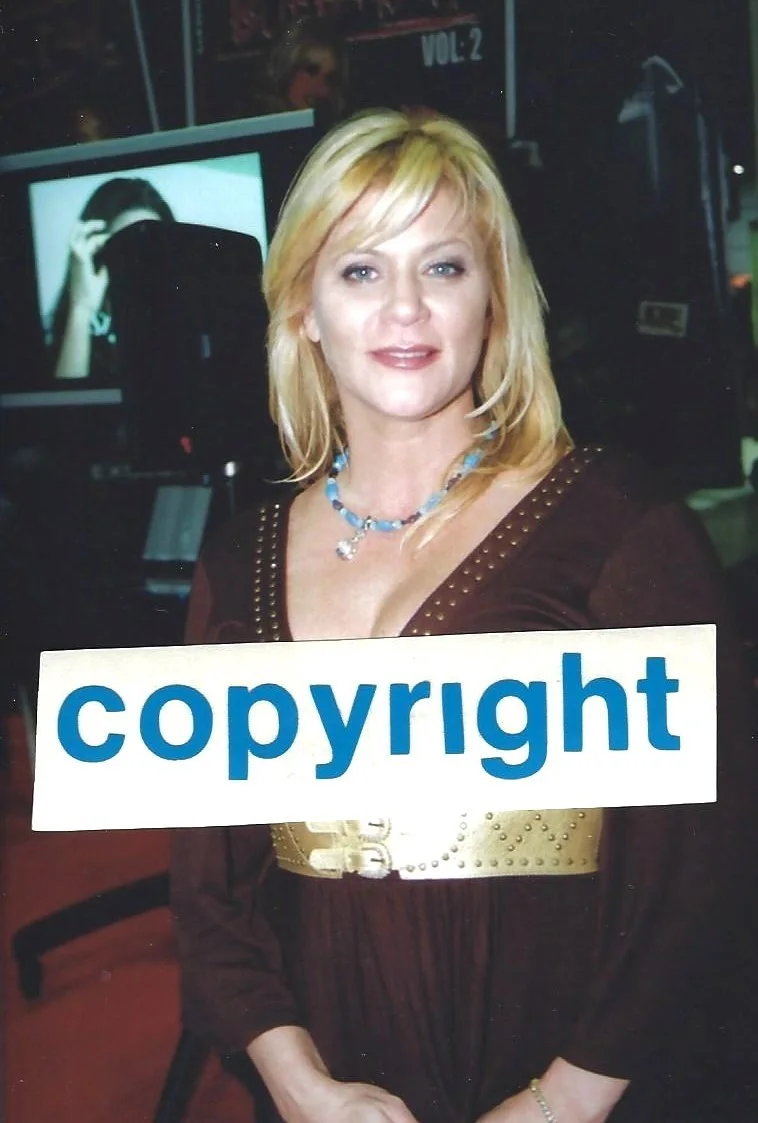 ginger lynn — GINGER LYNN-"Adult Legend"-Authentic Autographed Photo (proof pic), изображение 2
