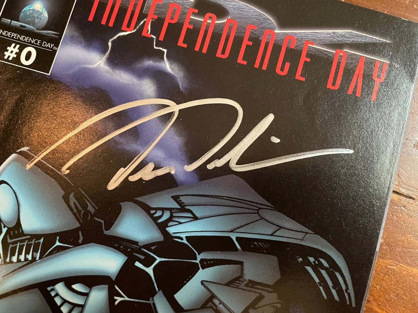 Dean Devlin — Dean Devlin Signed Autograph Signature Independence Day Marvel Comic Book, image 2