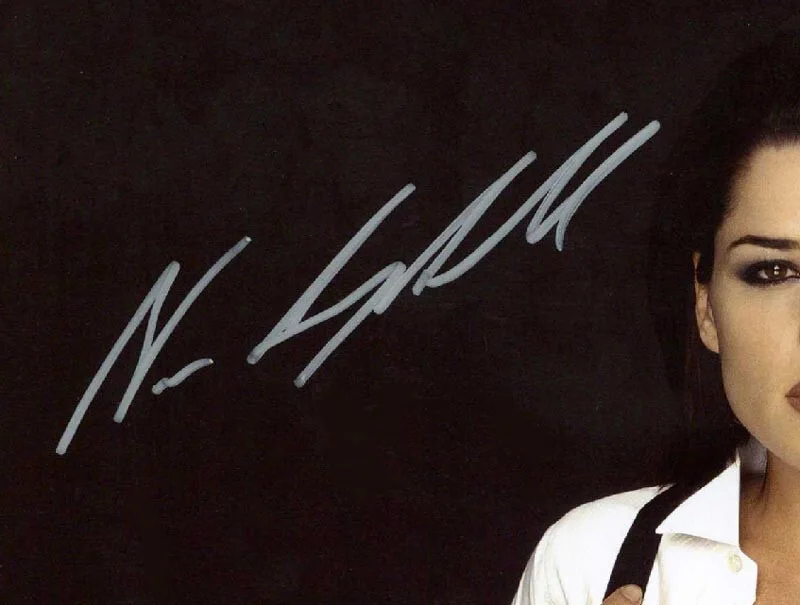 NEVE CAMPBELL SIGNED AUTOGRAPHED 11x14 PHOTO PARTY OF FIVE SCREAM BECKETT BAS, изображение 2