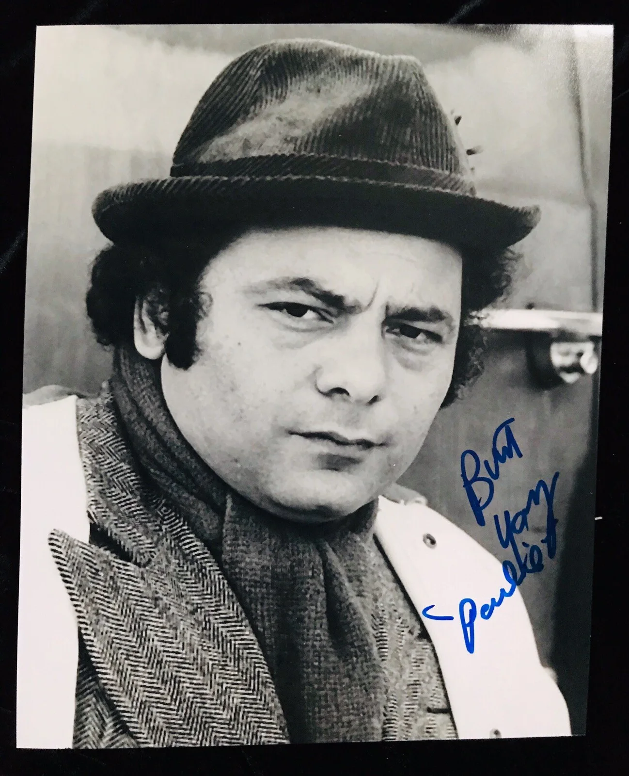Burt Young — Burt Young signed Sylvester Stallone' Rocky Balboa' Paulie 8x10 photo - Proof