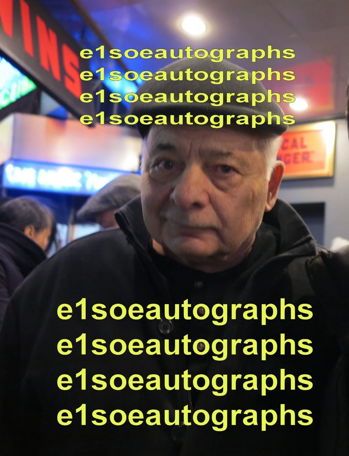 Burt Young — Burt Young signed Sylvester Stallone' Rocky Balboa' Paulie 8x10 photo - Proof, изображение 3