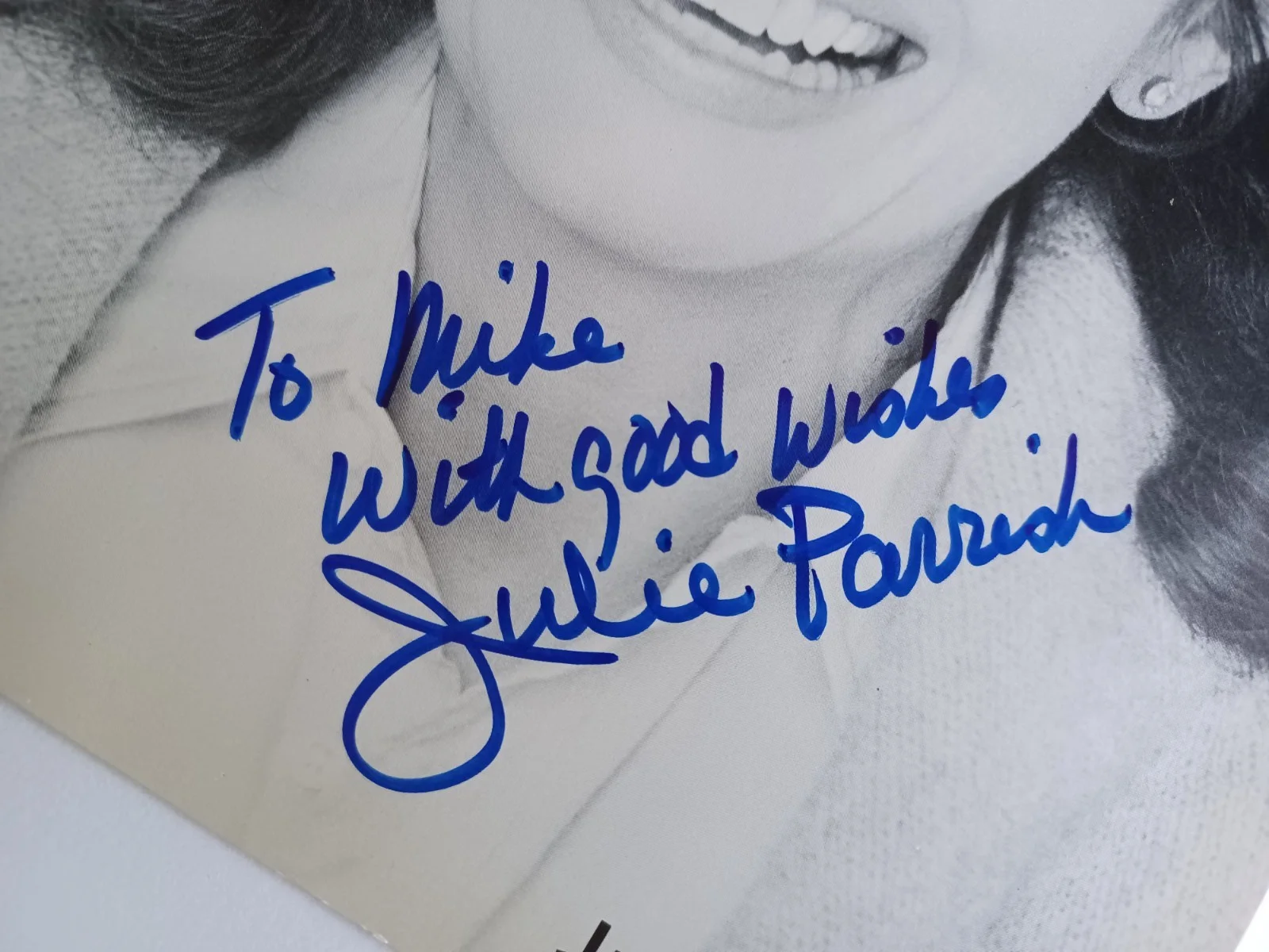Julie Parrish (d. 2003) Signed 8x10 Photo - Paradise, Hawaiian Style - Star Trek, image 2
