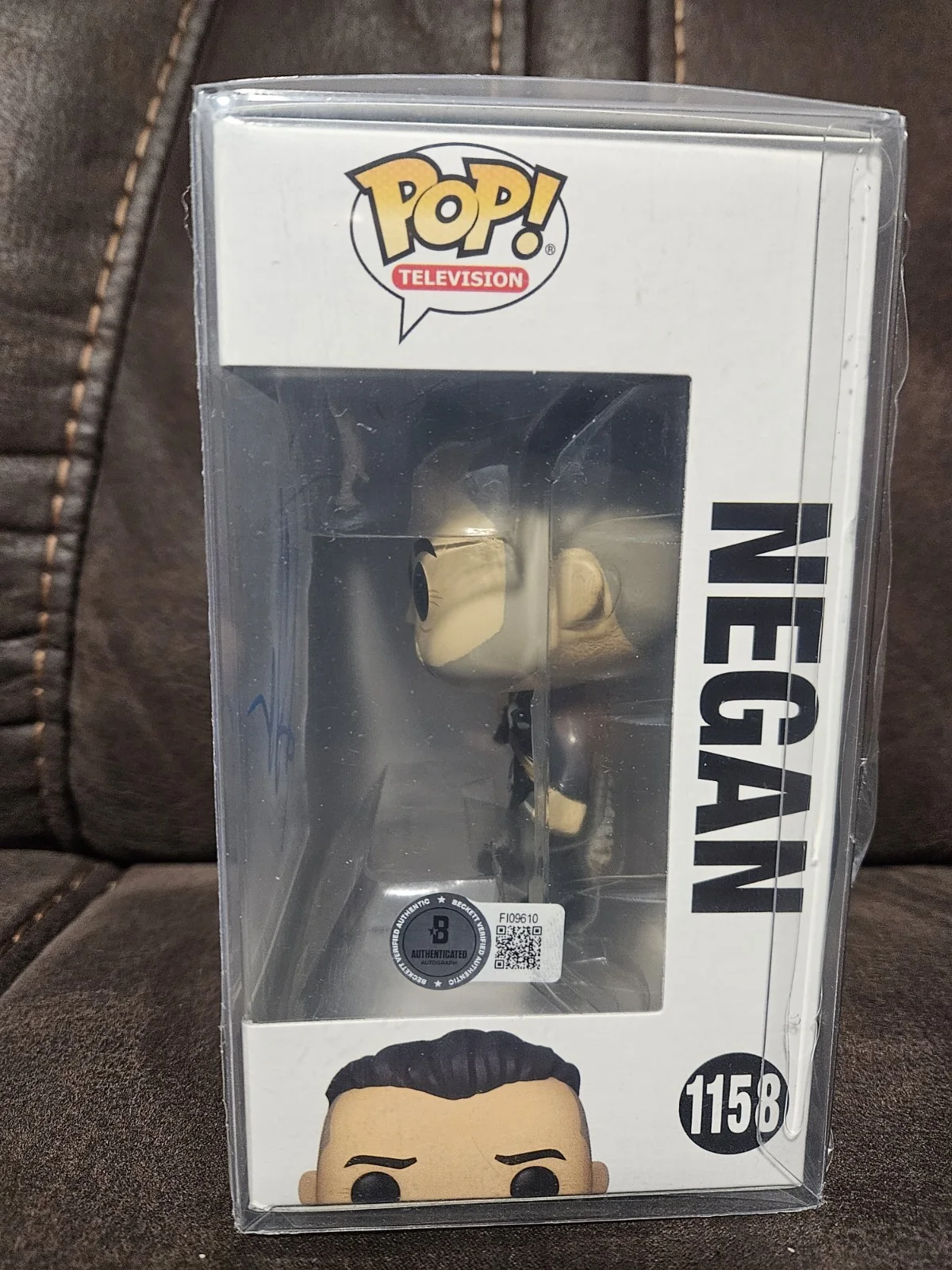 Jefffrey Dean Morgan — Jeffrey Dean Morgan Signed Negan Funko Pop 1158 Walking Dead Autograph Beckett, image 2