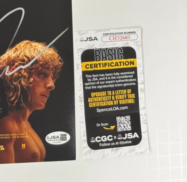 JEREMY ALLEN WHITE — JEREMY ALLEN WHITE Authentic Hand-signed "THE IRON CLAW" 12x18 Photo (JSA COA), изображение 2