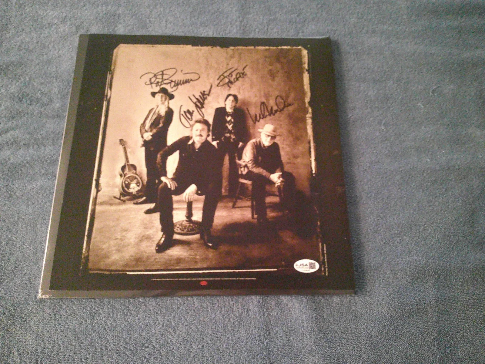 DOOBIE BROTHERS BAND - SIGNED WALK THIS ROAD - INSERT - VINYL LP ALBUM JSA COA, image 3