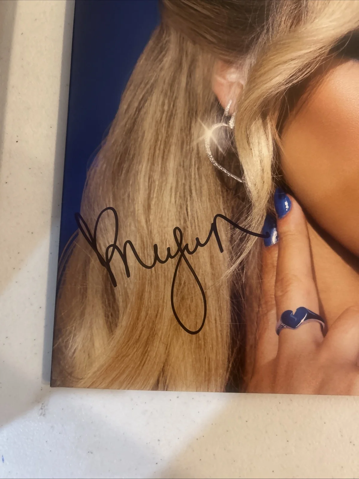 MEGAN MORONEY SIGNED AUTOGRAPH VINYL ALBUM ACOA AM I OKAY? RECORD LP COUNTRY, изображение 3