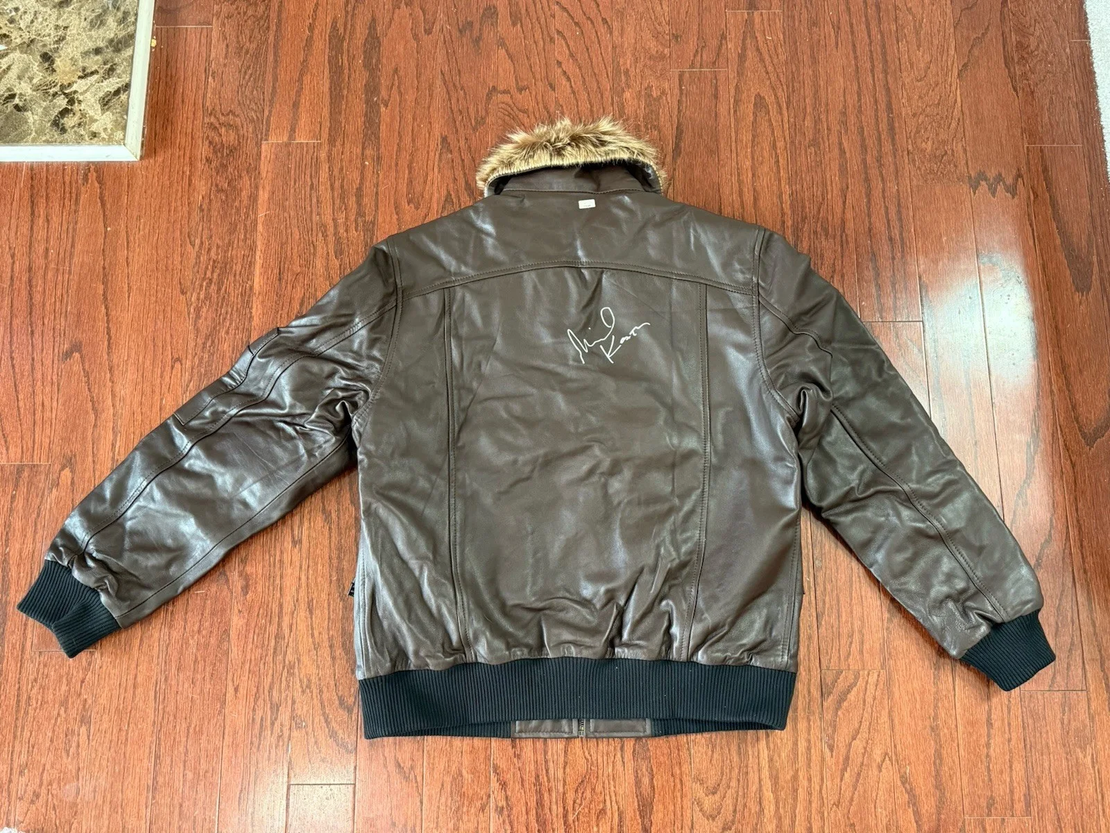 Michael Keaton — Michael Keaton Signed Vulture Jacket From Spiderman Homecoming CA COA, image 3