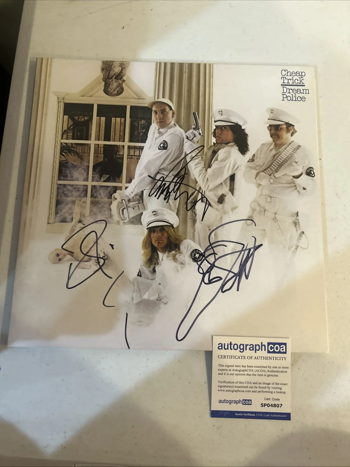 CHEAP TRICK SIGNED AUTOGRAPH VINYL ALBUM ACOA DREAM POLICE RECORD RICK ROBIN TOM, изображение 3