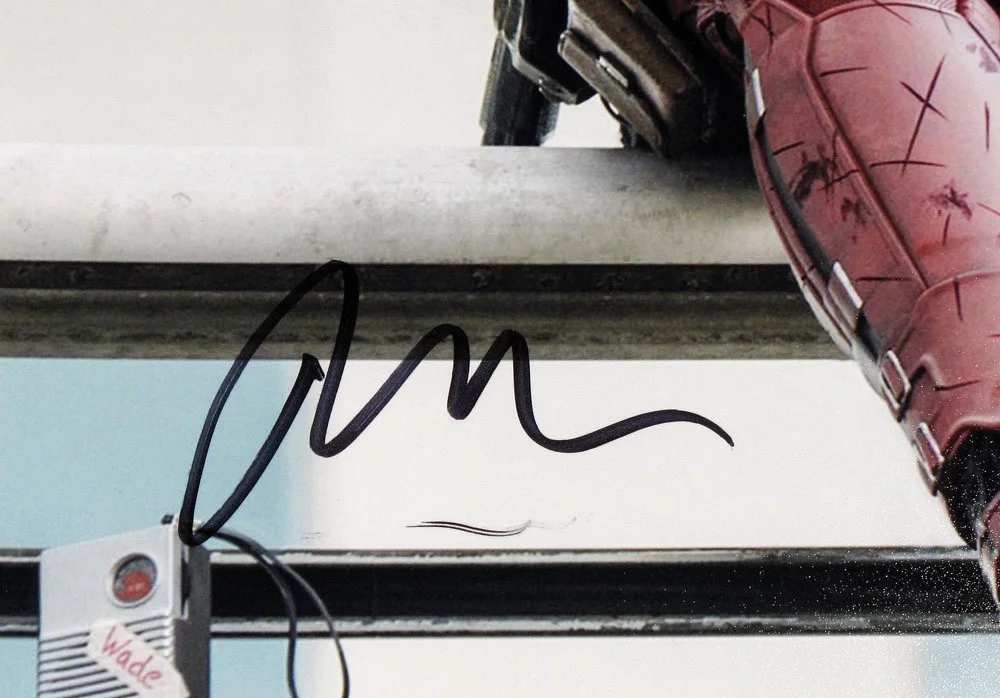 Ryan Reynolds — Ryan Reynolds signed "DEADPOOL" 11x14 Photo AUTOGRAPHED b & Wolverine JSA COA, image 5