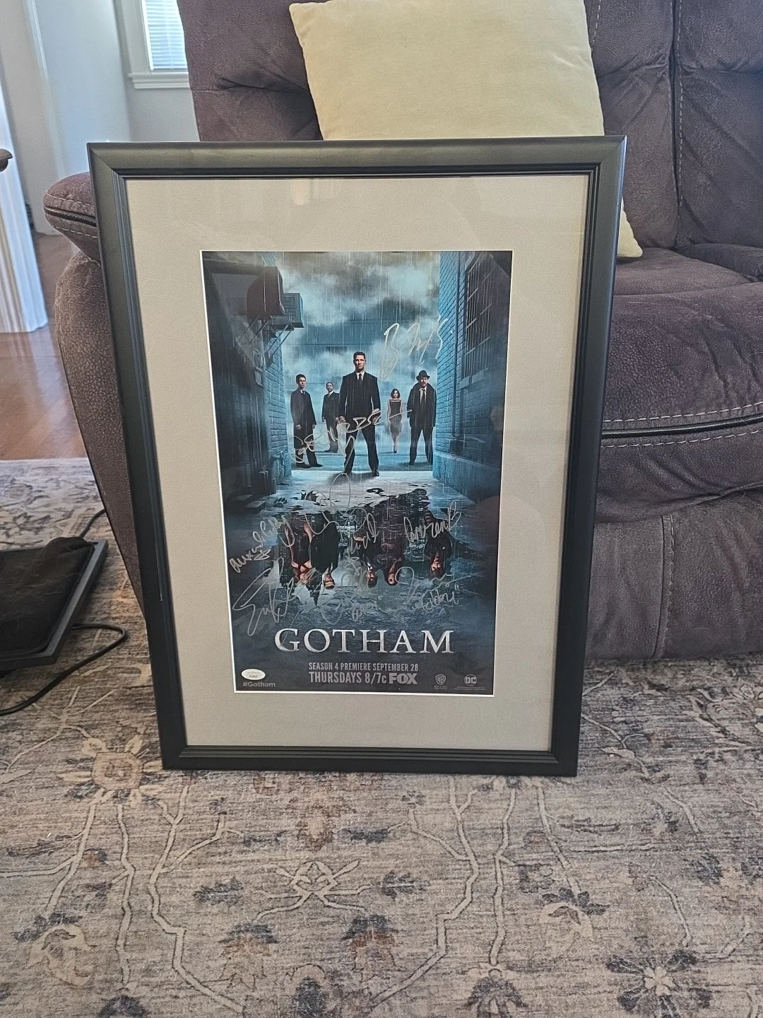 ben Mckenzie, Robin lord taylor, Cameren Bicondova — Gotham Cast Signed 9 Autos 11X17 Poster McKenzie Pinkett-Smith FRAMED JSA LOA